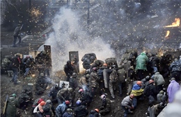 Ukraine hủy họp với phái viên EU vì bạo lực